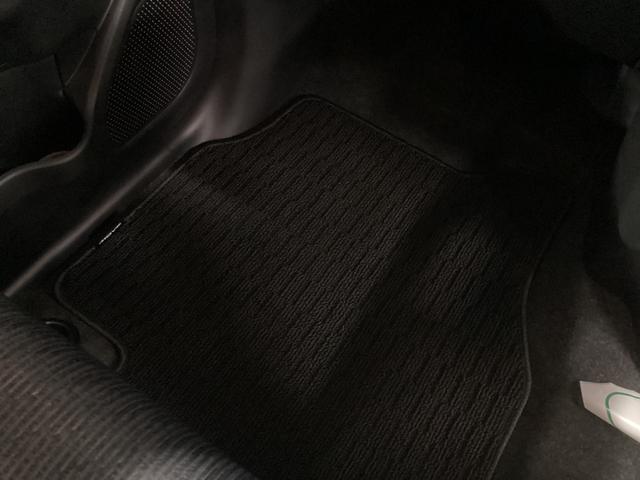 ムーヴＧ衝突被害軽減ブレーキ　横滑り防止装置　オートハイビーム　アイドリングストップ　ステアリングスイッチ　オートライト　キーフリーシステム　オートエアコン　バックカメラ　マット（岐阜県）の中古車