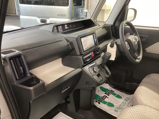 タントＸ衝突被害軽減ブレーキ　横滑り防止装置　オートハイビーム　アイドリングストップ　ステアリングスイッチ　オートライト　キーフリーシステム　オートエアコン　ナビ　ドラレコ　パノラマカメラ　ＥＴＣ　マット（岐阜県）の中古車