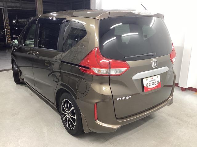 フリードＧ・ホンダセンシング衝突被害軽減ブレーキ　横滑り防止装置　アイドリングストップ　ステアリングスイッチ　オートライト　キーフリーシステム　オートエアコン　ナビ　バックカメラ　ＥＴＣ　マット　バイザー（岐阜県）の中古車