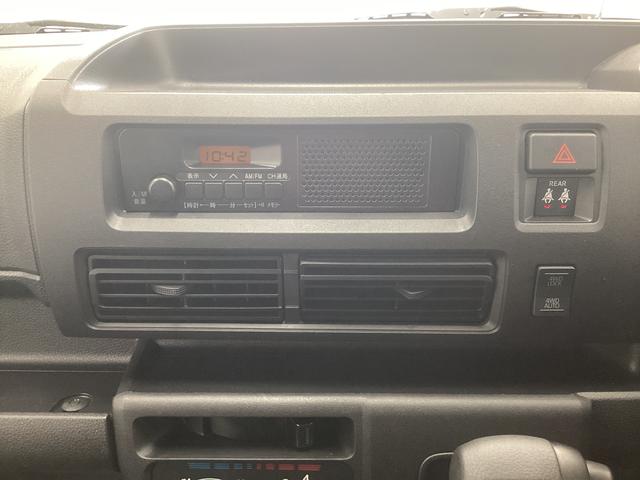 ハイゼットカーゴＤＸ衝突被害軽減ブレーキ　横滑り防止装置　４ＷＤ　ＣＶＴ　エアコン　パワステ　ラジオ　オートハイビーム　アイドリングストップ　オートライト　マット（岐阜県）の中古車