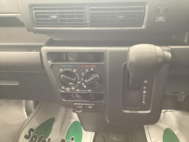 ハイゼットカーゴＤＸ衝突被害軽減ブレーキ　横滑り防止装置　４ＷＤ　ＣＶＴ　エアコン　パワステ　ラジオ　オートハイビーム　アイドリングストップ　オートライト　マット（岐阜県）の中古車