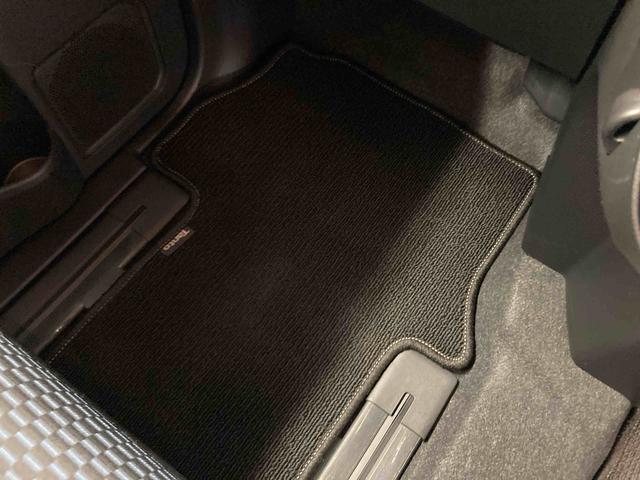 タントカスタムＸ衝突被害軽減ブレーキ　横滑り防止装置　４ＷＤ　オートハイビーム　アイドリングストップ　ステアリングスイッチ　オートライト　キーフリー　オートエアコン　ナビ　ドラレコ　パノラマカメラ　ＥＴＣ　マット（岐阜県）の中古車