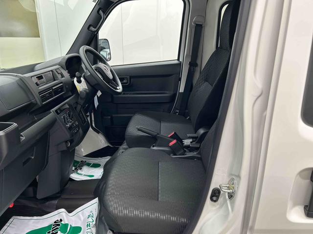 ハイゼットカーゴＤＸ衝突被害軽減ブレーキ　横滑り防止装置　４ＷＤ　ＣＶＴ　エアコン　パワステ　ラジオ　オートハイビーム　アイドリングストップ　オートライト　キーレス　マット（岐阜県）の中古車