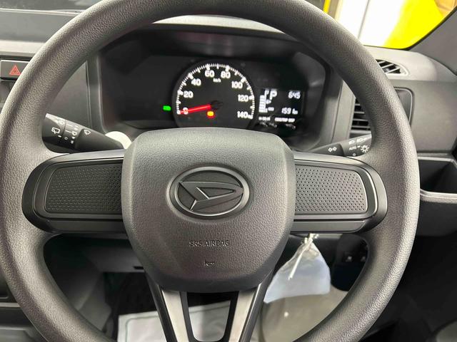 ハイゼットカーゴＤＸ衝突被害軽減ブレーキ　横滑り防止装置　４ＷＤ　ＣＶＴ　エアコン　パワステ　ラジオ　オートハイビーム　アイドリングストップ　オートライト　キーレス　マット（岐阜県）の中古車