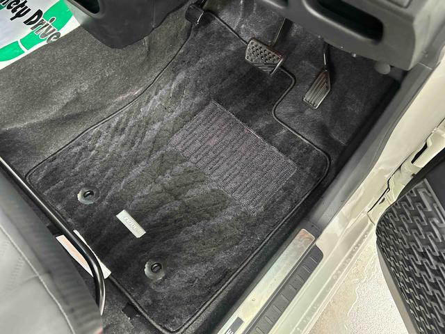 ムーヴカスタム　Ｘリミテッド　ＳＡIII衝突被害軽減ブレーキ　横滑り防止装置　オートハイビーム　アイドリングストップ　ステアリングスイッチ　オートライト　キーフリーシステム　オートエアコン　社外ナビ　バックカメラ　マット　バイザー（岐阜県）の中古車