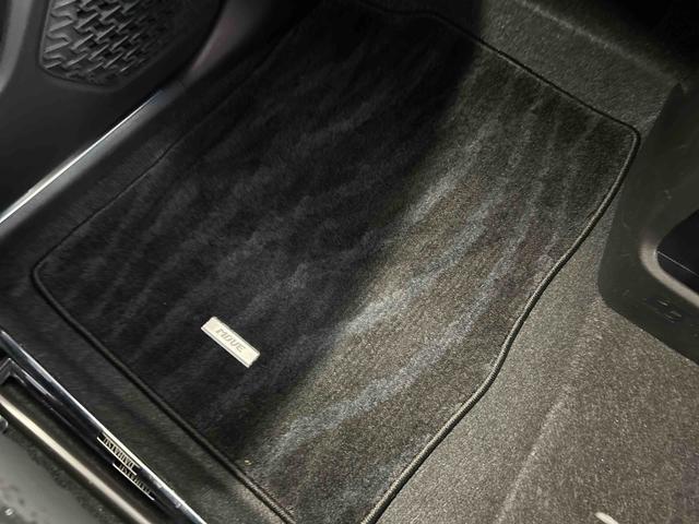 ムーヴカスタム　Ｘリミテッド　ＳＡIII衝突被害軽減ブレーキ　横滑り防止装置　オートハイビーム　アイドリングストップ　ステアリングスイッチ　オートライト　キーフリーシステム　オートエアコン　社外ナビ　バックカメラ　マット　バイザー（岐阜県）の中古車