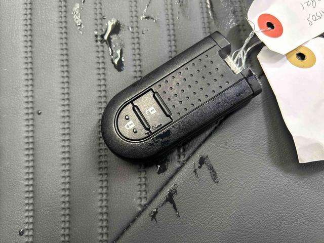 ムーヴカスタム　Ｘリミテッド　ＳＡIII衝突被害軽減ブレーキ　横滑り防止装置　オートハイビーム　アイドリングストップ　ステアリングスイッチ　オートライト　キーフリーシステム　オートエアコン　社外ナビ　バックカメラ　マット　バイザー（岐阜県）の中古車