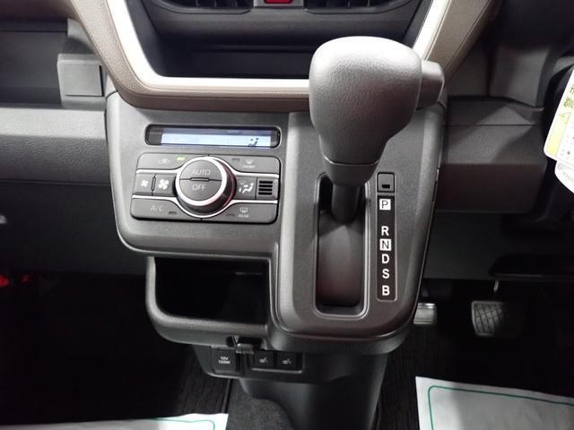 ムーヴＸ衝突被害軽減ブレーキ　横滑り防止装置　オートハイビーム　アイドリングストップ　オートライト　キーフリーシステム　オートエアコン　マット（岐阜県）の中古車