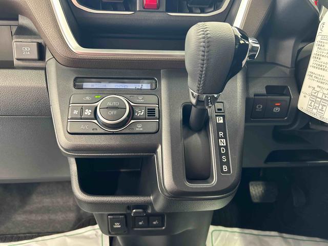 ムーヴＲＳ衝突被害軽減ブレーキ　横滑り防止装置　オートハイビーム　アイドリングストップ　ステアリングスイッチ　オートライト　キーフリーシステム　オートエアコン　バックカメラ　マット（岐阜県）の中古車