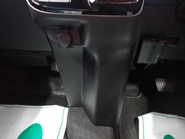 タントカスタムＸ衝突被害軽減ブレーキ　横滑り防止装置　オートハイビーム　アイドリングストップ　ステアリングスイッチ　オートライト　キーフリーシステム　オートエアコン　ナビ　ドラレコ　パノラマカメラ　ＥＴＣ　マット（岐阜県）の中古車