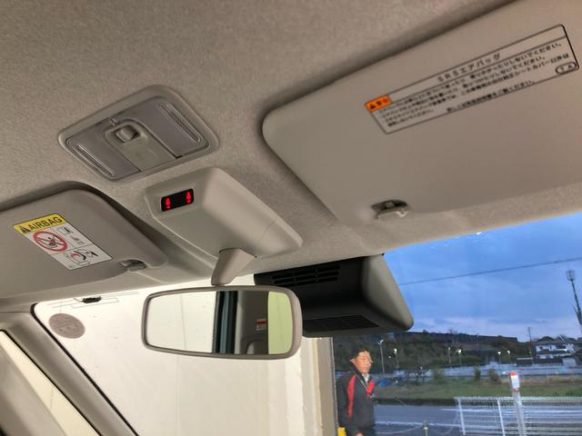 ムーヴＧ衝突被害軽減ブレーキ　横滑り防止装置　オートハイビーム　アイドリングストップ　ステアリングスイッチ　オートライト　キーフリーシステム　オートエアコン　バックカメラ　マット（岐阜県）の中古車