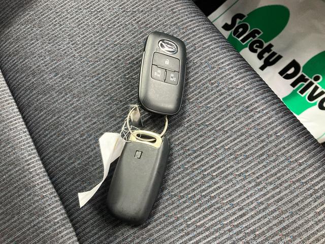 ムーヴＧ衝突被害軽減ブレーキ　横滑り防止装置　オートハイビーム　アイドリングストップ　ステアリングスイッチ　オートライト　キーフリーシステム　オートエアコン　バックカメラ　マット（岐阜県）の中古車