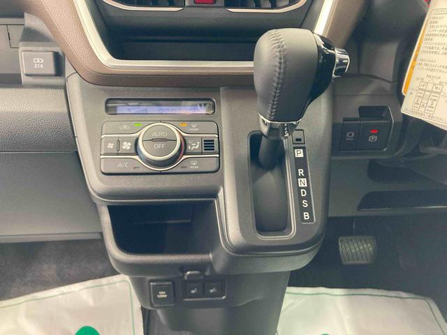 ムーヴＲＳ衝突被害軽減ブレーキ　横滑り防止装置　オートハイビーム　アイドリングストップ　ステアリングスイッチ　オートライト　キーフリーシステム　オートエアコン　バックカメラ　マット（岐阜県）の中古車