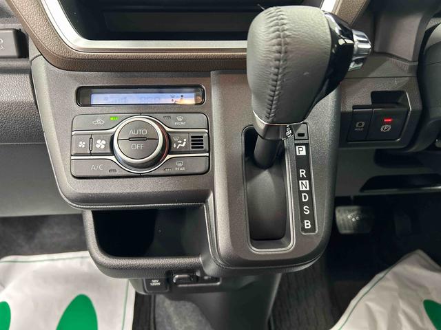 ムーヴＲＳ衝突被害軽減ブレーキ　横滑り防止装置　４ＷＤ　オートハイビーム　アイドリングストップ　ステアリングスイッチ　オートライト　キーフリーシステム　オートエアコン　バックカメラ　マット（岐阜県）の中古車