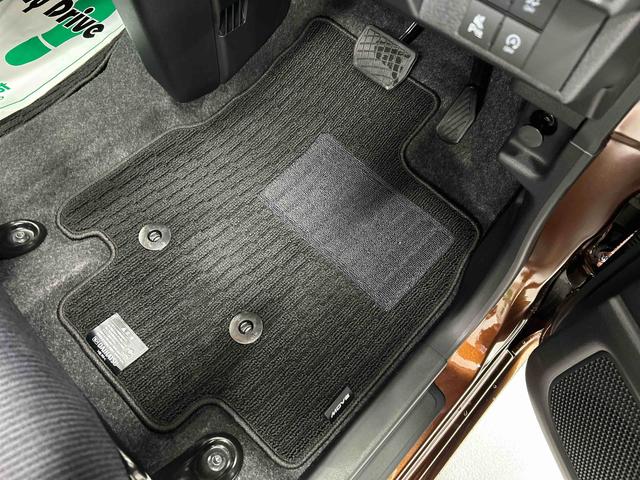 ムーヴＲＳ衝突被害軽減ブレーキ　横滑り防止装置　４ＷＤ　オートハイビーム　アイドリングストップ　ステアリングスイッチ　オートライト　キーフリーシステム　オートエアコン　バックカメラ　マット（岐阜県）の中古車