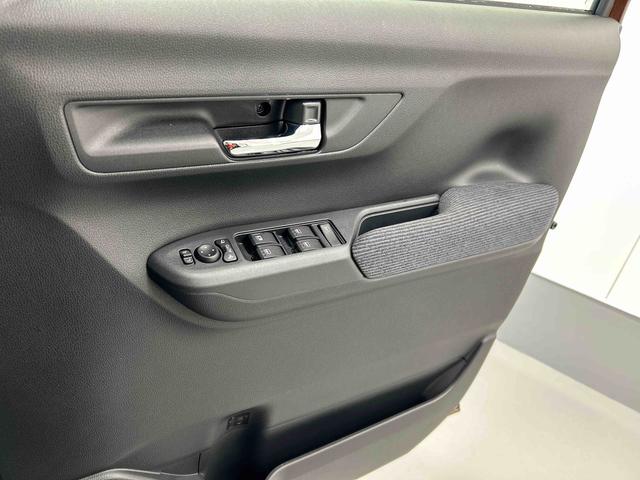 ムーヴＲＳ衝突被害軽減ブレーキ　横滑り防止装置　４ＷＤ　オートハイビーム　アイドリングストップ　ステアリングスイッチ　オートライト　キーフリーシステム　オートエアコン　バックカメラ　マット（岐阜県）の中古車