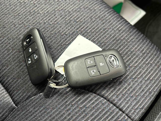 ムーヴＲＳ衝突被害軽減ブレーキ　横滑り防止装置　４ＷＤ　オートハイビーム　アイドリングストップ　ステアリングスイッチ　オートライト　キーフリーシステム　オートエアコン　バックカメラ　マット（岐阜県）の中古車