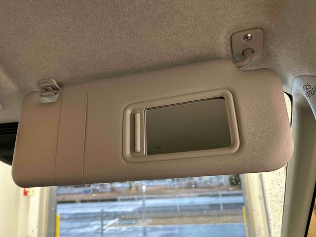 ムーヴＲＳ衝突被害軽減ブレーキ　横滑り防止装置　４ＷＤ　オートハイビーム　アイドリングストップ　ステアリングスイッチ　オートライト　キーフリーシステム　オートエアコン　バックカメラ　マット（岐阜県）の中古車