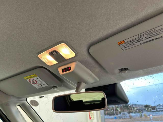 ムーヴＲＳ衝突被害軽減ブレーキ　横滑り防止装置　４ＷＤ　オートハイビーム　アイドリングストップ　ステアリングスイッチ　オートライト　キーフリーシステム　オートエアコン　バックカメラ　マット（岐阜県）の中古車