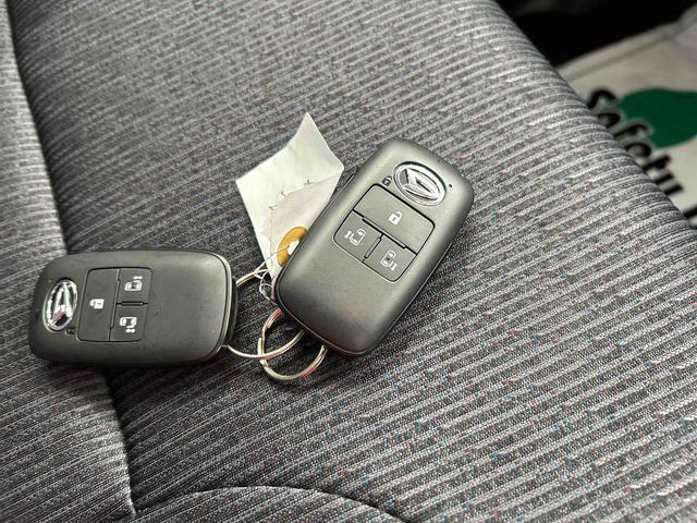 ムーヴＧ衝突被害軽減ブレーキ　横滑り防止装置　オートハイビーム　アイドリングストップ　ステアリングスイッチ　オートライト　キーフリーシステム　オートエアコン　バックカメラ　マット（岐阜県）の中古車