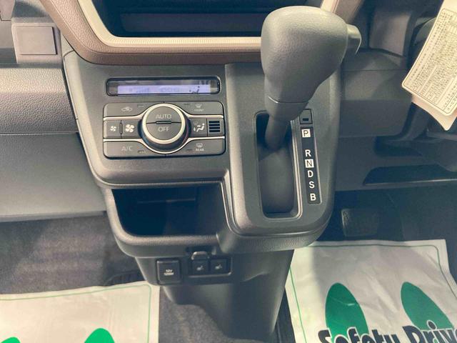 ムーヴＸ衝突被害軽減ブレーキ　横滑り防止装置　オートハイビーム　アイドリングストップ　オートライト　キーフリーシステム　オートエアコン　マット（岐阜県）の中古車