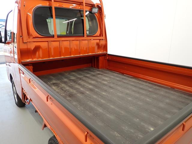 ハイゼットトラックジャンボエクストラ衝突被害軽減ブレーキ　横滑り防止装置　４ＷＤ　ＣＶＴ　エアコン　パワステ　ＬＥＤオートライト　オートハイビーム　アイドリングストップ　キーフリーシステム　ナビ　ドラレコ　バックカメラ　マット（岐阜県）の中古車