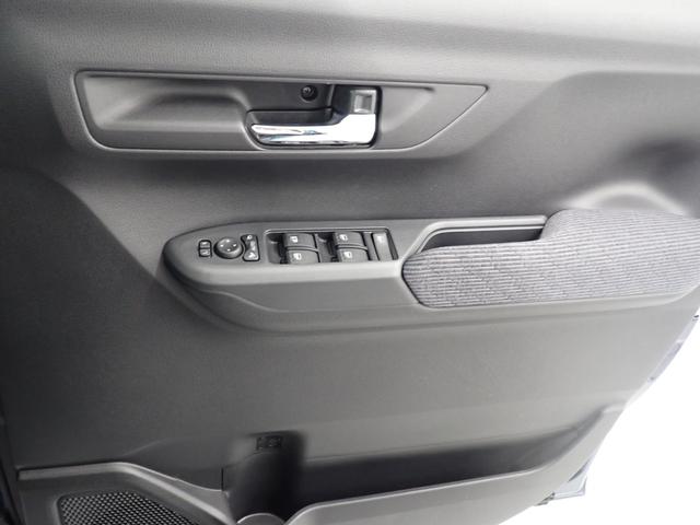 ムーヴＧ衝突被害軽減ブレーキ　横滑り防止装置　オートハイビーム　アイドリングストップ　ステアリングスイッチ　オートライト　キーフリーシステム　オートエアコン　バックカメラ　マット（岐阜県）の中古車