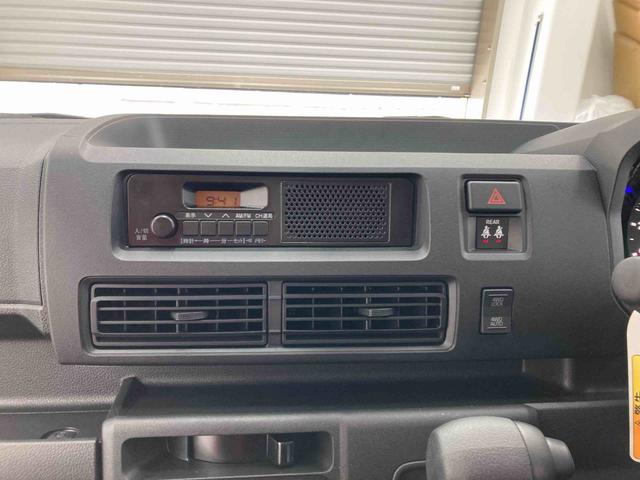 ハイゼットカーゴＤＸ衝突被害軽減ブレーキ　横滑り防止装置　４ＷＤ　ＣＶＴ　エアコン　パワステ　ラジオ　オートハイビーム　アイドリングストップ　オートライト　キーレス　マット（岐阜県）の中古車