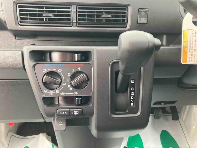 ハイゼットカーゴＤＸ衝突被害軽減ブレーキ　横滑り防止装置　４ＷＤ　ＣＶＴ　エアコン　パワステ　ラジオ　オートハイビーム　アイドリングストップ　オートライト　キーレス　マット（岐阜県）の中古車