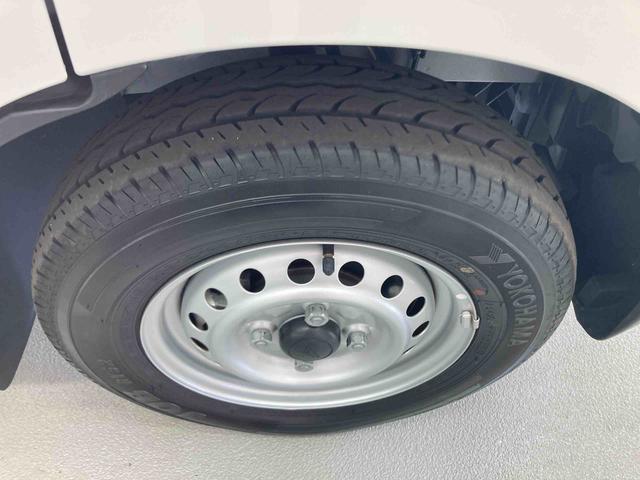 ハイゼットカーゴＤＸ衝突被害軽減ブレーキ　横滑り防止装置　４ＷＤ　ＣＶＴ　エアコン　パワステ　ラジオ　オートハイビーム　アイドリングストップ　オートライト　キーレス　マット（岐阜県）の中古車