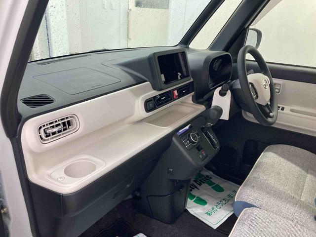 ムーヴキャンバスストライプスＧ衝突被害軽減ブレーキ　横滑り防止装置　オートハイビーム　アイドリングストップ　ステアリングスイッチ　オートライト　キーフリーシステム　オートエアコン　パノラマカメラ　マット　バイザー（岐阜県）の中古車