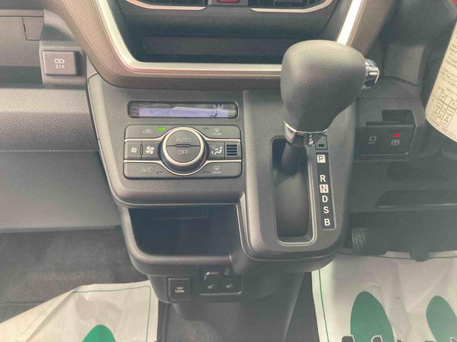 ムーヴＧ衝突被害軽減ブレーキ　横滑り防止装置　オートハイビーム　アイドリングストップ　ステアリングスイッチ　オートライト　キーフリーシステム　オートエアコン　バックカメラ　マット（岐阜県）の中古車