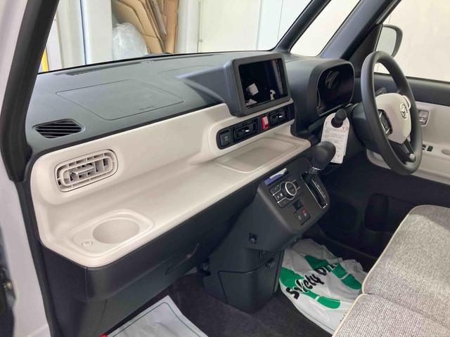 ムーヴキャンバスストライプスＧ衝突被害軽減ブレーキ　横滑り防止装置　４ＷＤ　オートハイビーム　アイドリングストップ　ステアリングスイッチ　オートライト　キーフリーシステム　オートエアコン　パノラマカメラ（岐阜県）の中古車