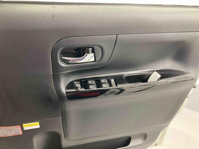 ムーヴキャンバスＧブラックアクセントＶＳ　ＳＡIII衝突被害軽減ブレーキ　横滑り防止装置　オートハイビーム　アイドリングストップ　ステアリングスイッチ　オートライト　キーフリーシステム　オートエアコン　ナビ　パノラマカメラ　ＥＴＣ　マット（岐阜県）の中古車