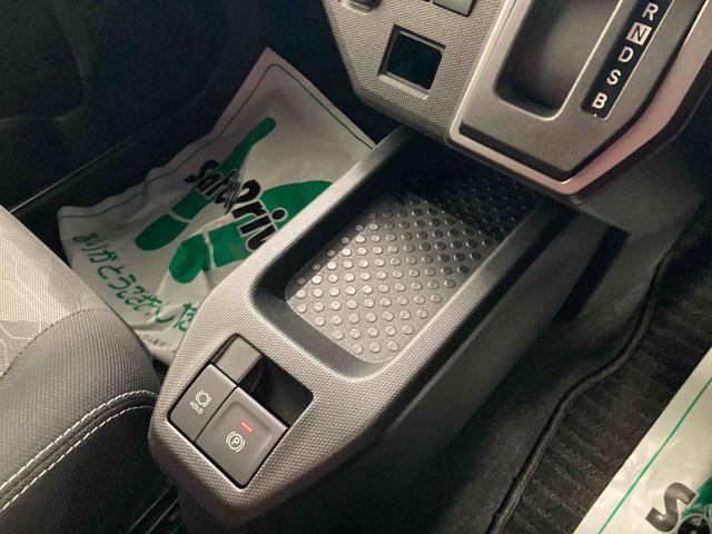 タフトＧターボ　クロムベンチャー衝突被害軽減ブレーキ　横滑り防止装置　オートハイビーム　アイドリングストップ　ステアリングスイッチ　オートライト　キーフリーシステム　オートエアコン　パノラマカメラ　マット　バイザー（岐阜県）の中古車