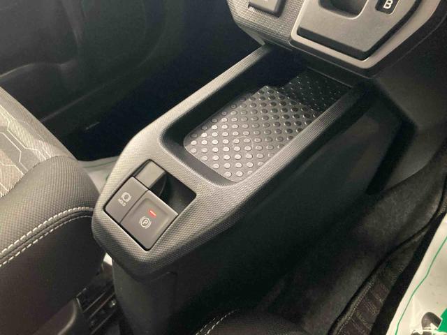 タフトＧターボ　クロムベンチャー衝突被害軽減ブレーキ　横滑り防止装置　４ＷＤ　オートハイビーム　アイドリングストップ　ステアリングスイッチ　オートライト　キーフリー　オートエアコン　ナビ　ドラレコ　パノラマカメラ　ＥＴＣ　マット（岐阜県）の中古車