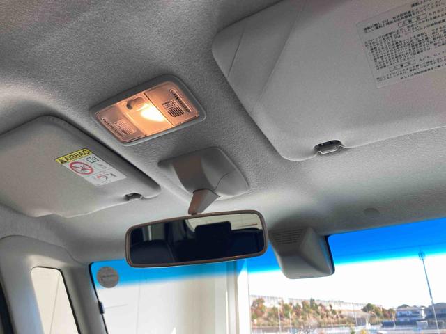 タントカスタムＸ　トップエディションＳＡII衝突被害軽減ブレーキ　横滑り防止装置　オートハイビーム　アイドリングストップ　ステアリングスイッチ　オートライト　キーフリーシステム　オートエアコン　社外ナビ　バックカメラ　マット　バイザー（岐阜県）の中古車