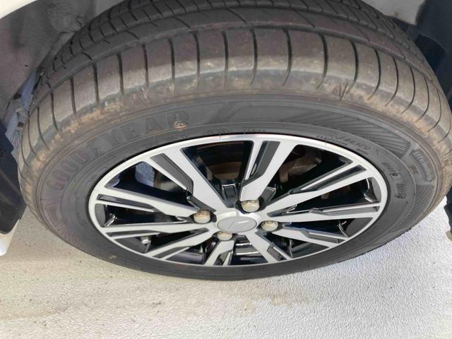 タントカスタムＸ　トップエディションＳＡII衝突被害軽減ブレーキ　横滑り防止装置　オートハイビーム　アイドリングストップ　ステアリングスイッチ　オートライト　キーフリーシステム　オートエアコン　社外ナビ　バックカメラ　マット　バイザー（岐阜県）の中古車