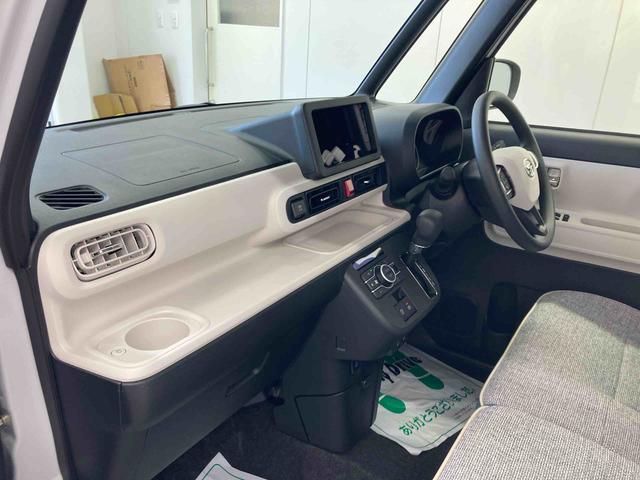 ムーヴキャンバスストライプスＧ衝突被害軽減ブレーキ　横滑り防止装置　４ＷＤ　オートハイビーム　アイドリングストップ　ステアリングスイッチ　オートライト　キーフリーシステム　オートエアコン　パノラマカメラ（岐阜県）の中古車