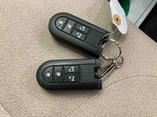 ムーヴキャンバスＧメイクアップリミテッド　ＳＡIII衝突被害軽減ブレーキ　横滑り防止装置　４ＷＤ　オートハイビーム　アイドリングストップ　ステアリングスイッチ　オートライト　キーフリー　ナビ　ドラレコ　パノラマカメラ　ＥＴＣ　マット　バイザー（岐阜県）の中古車