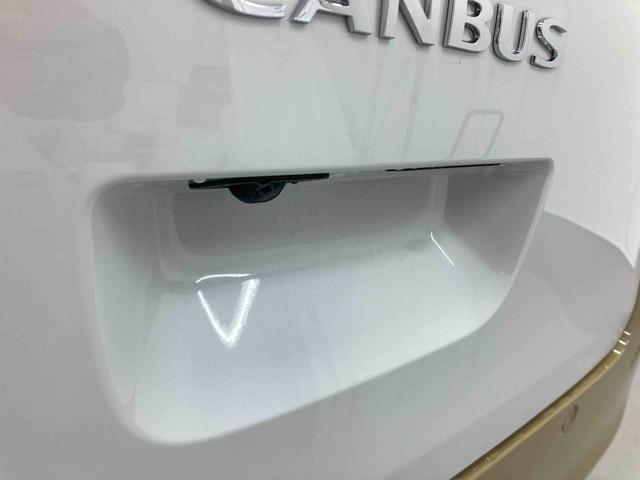 ムーヴキャンバスストライプスＧ衝突被害軽減ブレーキ　横滑り防止装置　オートハイビーム　アイドリングストップ　ステアリングスイッチ　オートライト　キーフリーシステム　オートエアコン　パノラマカメラ（岐阜県）の中古車