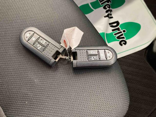 タンクカスタムＧ−Ｔ衝突被害軽減ブレーキ　横滑り防止装置　アイドリングストップ　ステアリングスイッチ　オートライト　キーフリーシステム　オートエアコン　ナビ　バックカメラ　ＥＴＣ　マット　バイザー（岐阜県）の中古車