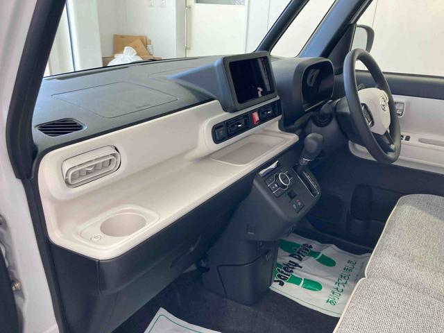 ムーヴキャンバスストライプスＧ衝突被害軽減ブレーキ　横滑り防止装置　オートハイビーム　アイドリングストップ　ステアリングスイッチ　オートライト　キーフリーシステム　オートエアコン　パノラマカメラ（岐阜県）の中古車