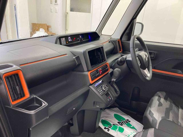 タントファンクロスターボリミテッド衝突被害軽減ブレーキ　横滑り防止装置　４ＷＤ　オートハイビーム　アイドリングストップ　ステアリングスイッチ　オートライト　キーフリーシステム　オートエアコン　パノラマカメラ　ＥＴＣ（岐阜県）の中古車