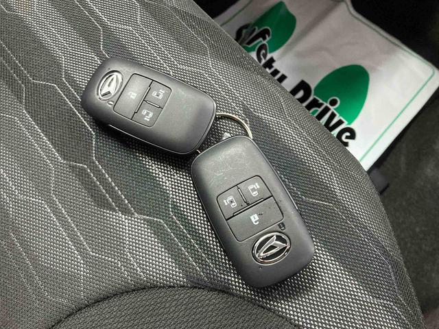 タントファンクロスターボリミテッド衝突被害軽減ブレーキ　横滑り防止装置　４ＷＤ　オートハイビーム　アイドリングストップ　ステアリングスイッチ　オートライト　キーフリーシステム　オートエアコン　パノラマカメラ　ＥＴＣ（岐阜県）の中古車