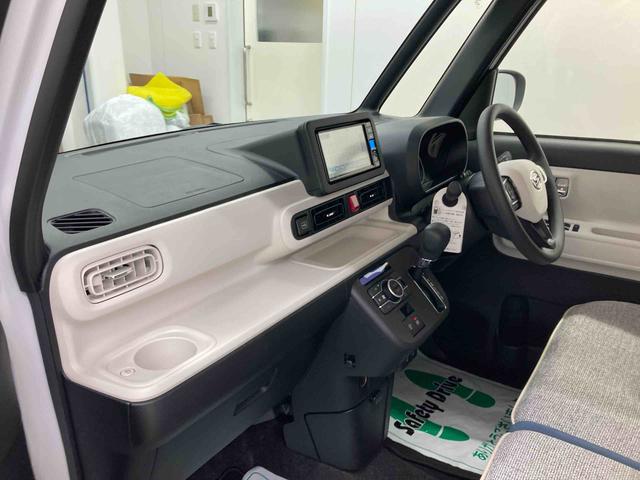 ムーヴキャンバスストライプスＧターボ衝突被害軽減ブレーキ　横滑り防止装置　オートハイビーム　アイドリングストップ　ステアリングスイッチ　オートライト　キーフリーシステム　オートエアコン　ナビ　ドラレコ　パノラマカメラ　ＥＴＣ　マット（岐阜県）の中古車