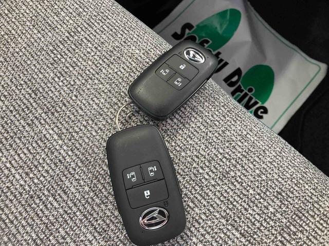 ムーヴキャンバスストライプスX衝突被害軽減ブレーキ 横滑り防止装置 オートハイビーム アイドリングストップ ステアリングスイッチ オートライト キーフリーシステム オートエアコン ナビ ドラレコ バックカメラ ETC マット(岐阜県)の中古車