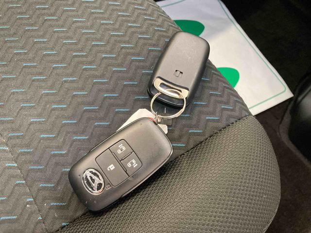 トールカスタムＧ衝突被害軽減ブレーキ　横滑り防止装置　オートハイビーム　アイドリングストップ　ステアリングスイッチ　　キーフリー　オートエアコン　モニター付オーディオ　バックカメラ　ドラレコ　ＥＴＣ　マット　バイザー（岐阜県）の中古車