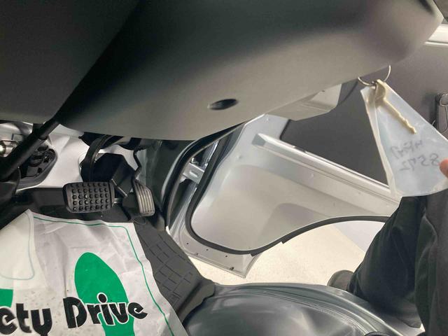 ハイゼットトラックスタンダード衝突被害軽減ブレーキ　横滑り防止装置　４ＷＤ　ＣＶＴ　エアコン　パワステ　ラジオ　オートハイビーム　アイドリングストップ　オートライト　マット　バイザー（岐阜県）の中古車