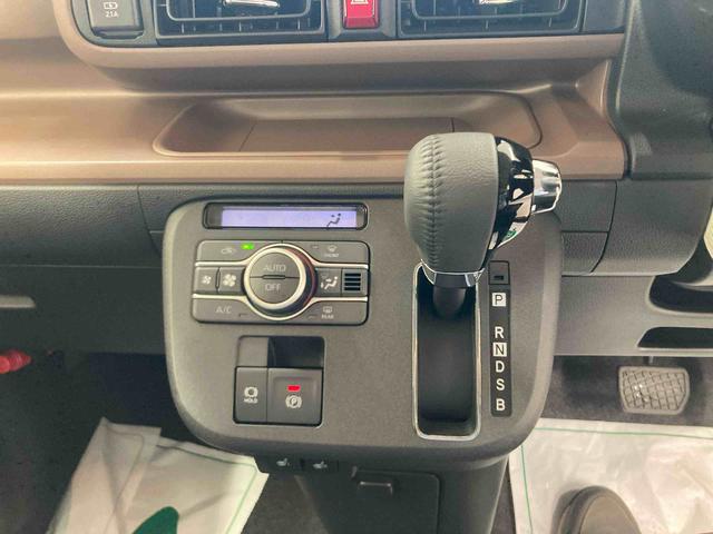 ムーヴキャンバスセオリーＧ衝突被害軽減ブレーキ　横滑り防止装置　オートマチックハイビーム　アイドリングストップ　ステアリングスイッチ　オートライト　キーフリーシステム　オートエアコン　ベンチシート　シートヒーター　ＬＥＤヘッド（岐阜県）の中古車